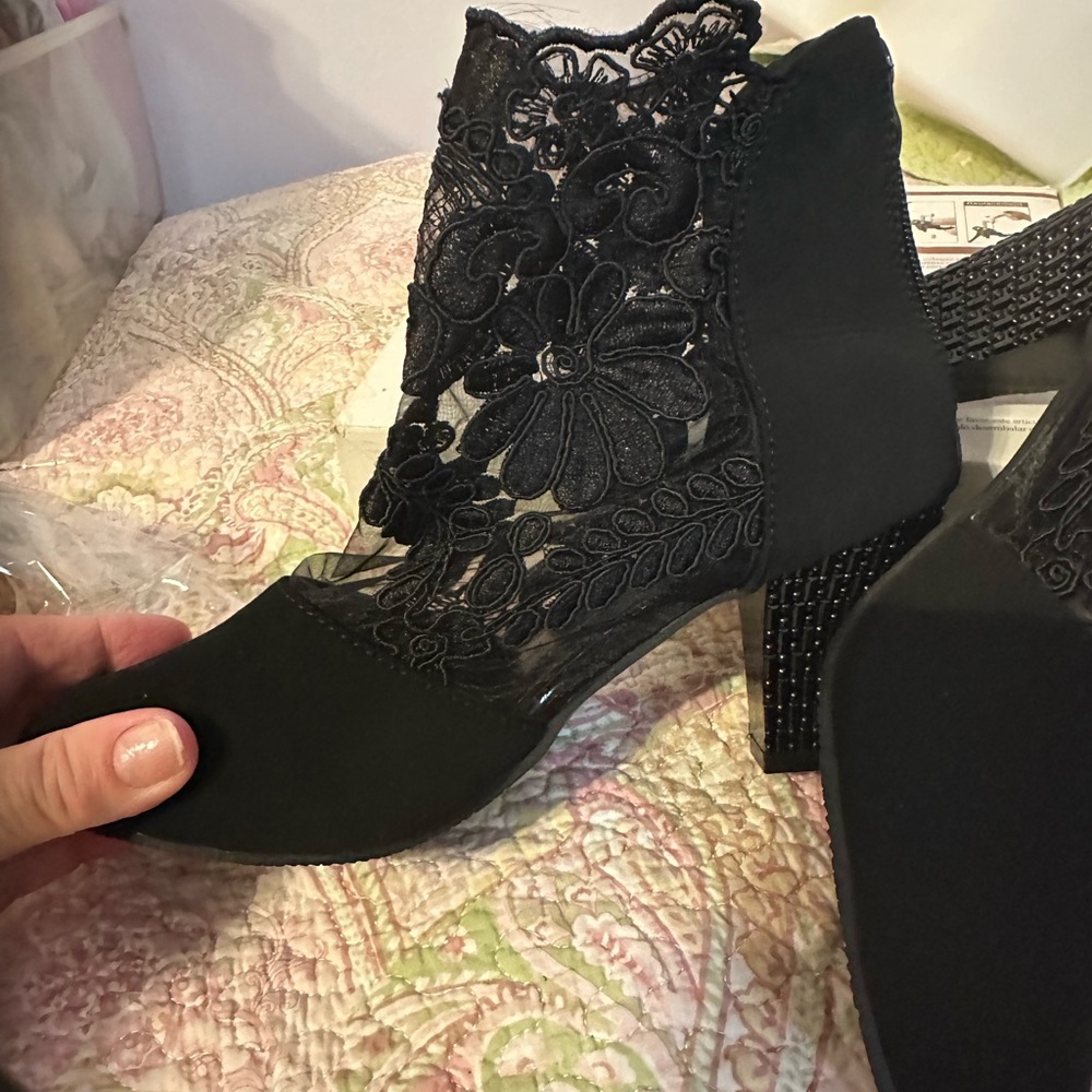 MXO Black Lace Ankle Booties - Picture 2 of 7